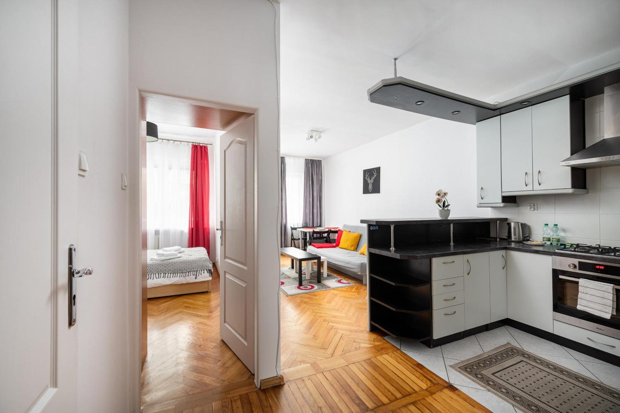 Rondo Onz Red & Yellow Apartamento Varsovia
